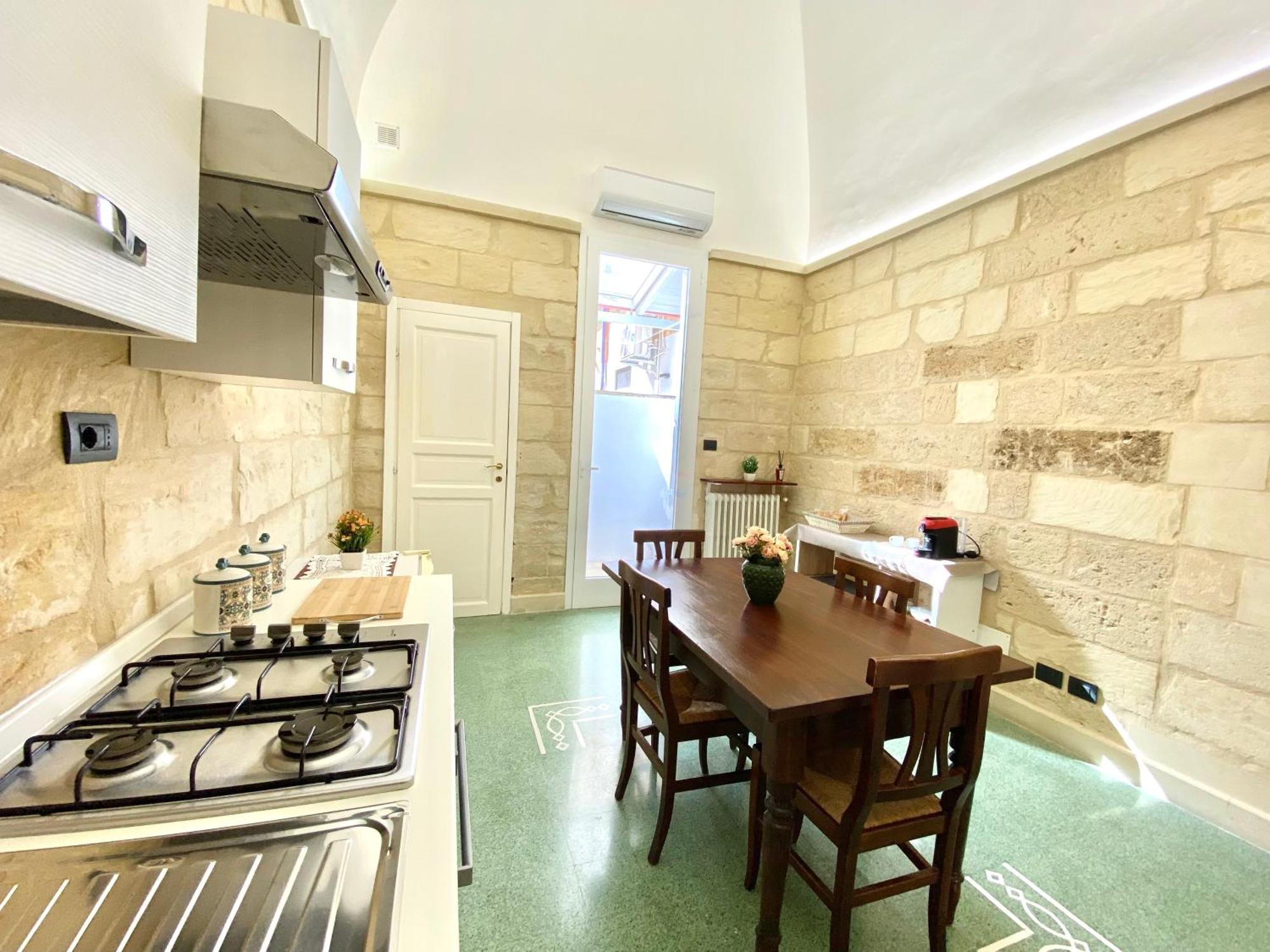 Vohis Luxury House - Fast Wi-Fi & Easy Parking Apartment Lecce Exterior photo